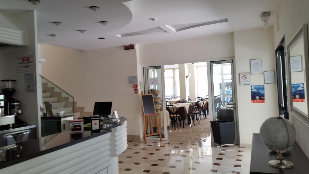 Hotel Tosi Riccione Exterior photo
