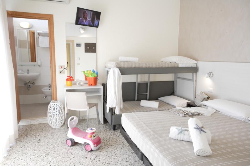 Hotel Tosi Riccione Exterior photo
